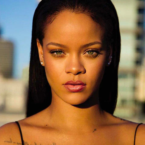 lentilles de couleur Rihanna