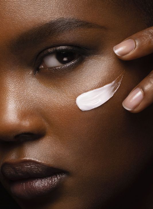 Les 5 erreurs qui ruinent votre routine visage sans que vous le sachiez